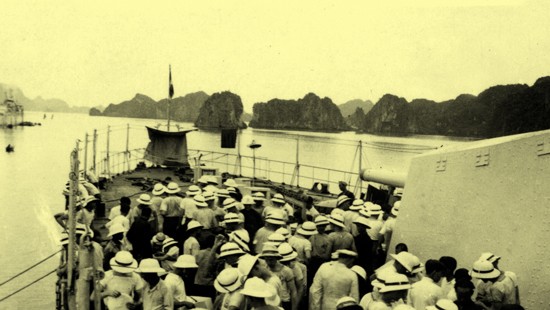 La baie d'Halong il y a une centaine d'années - ảnh 4